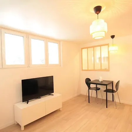 Disponible - Entier Renove - Canape Lit Emma - Rerb, 5mn Paris - 2 Pers - Parking Rue Gratuit - Equipe - 1er Etage - 3 Arcueil