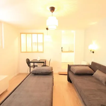Appartement Disponible - Entier Renove - Canape Lit Emma - Rerb, 5mn Paris - 2 Pers - Parking Rue Gratuit - Equipe - 1er Etage - 3